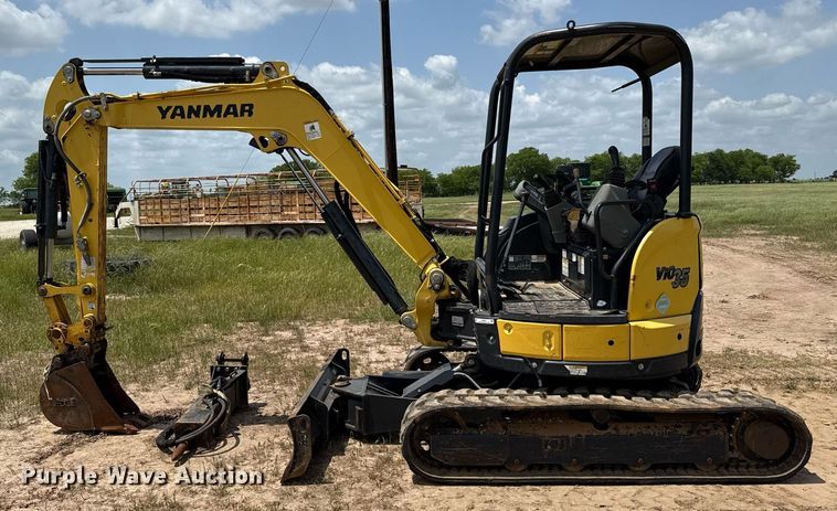 image for item EJ3663 2017 Yanmar ViO35-6A mini excavator