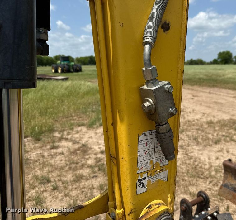 image for item EJ3663 2017 Yanmar ViO35-6A mini excavator