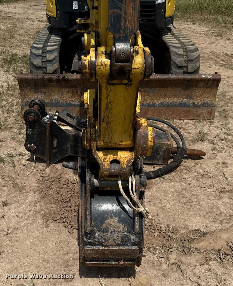 image for item EJ3663 2017 Yanmar ViO35-6A mini excavator