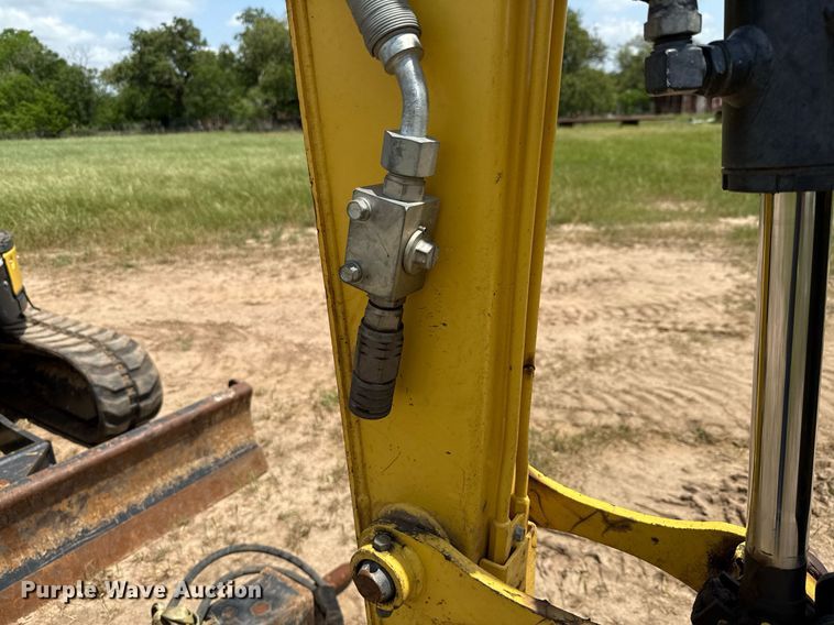 image for item EJ3663 2017 Yanmar ViO35-6A mini excavator