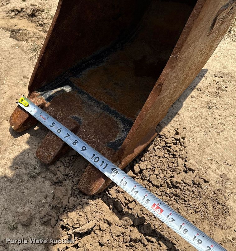 image for item EJ3663 2017 Yanmar ViO35-6A mini excavator