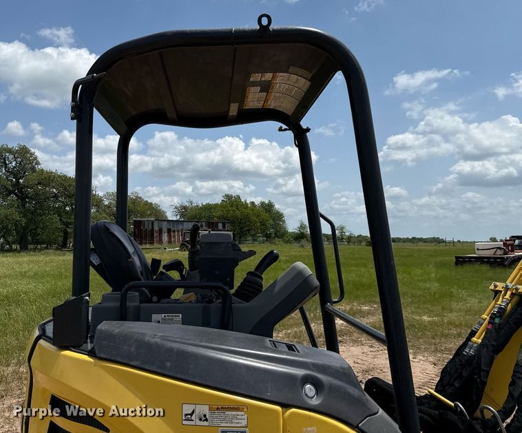 image for item EJ3663 2017 Yanmar ViO35-6A mini excavator