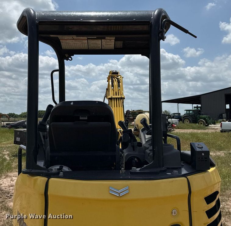 image for item EJ3663 2017 Yanmar ViO35-6A mini excavator