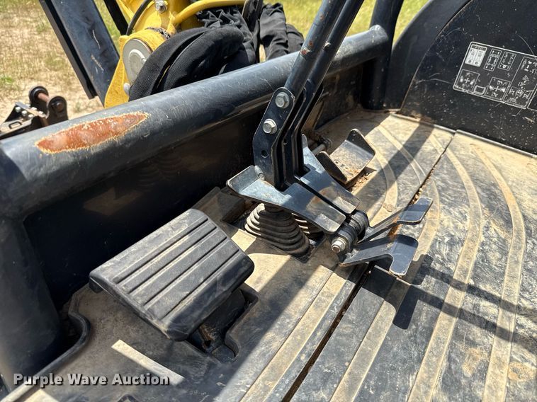 image for item EJ3663 2017 Yanmar ViO35-6A mini excavator