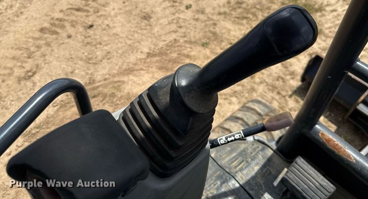 image for item EJ3663 2017 Yanmar ViO35-6A mini excavator