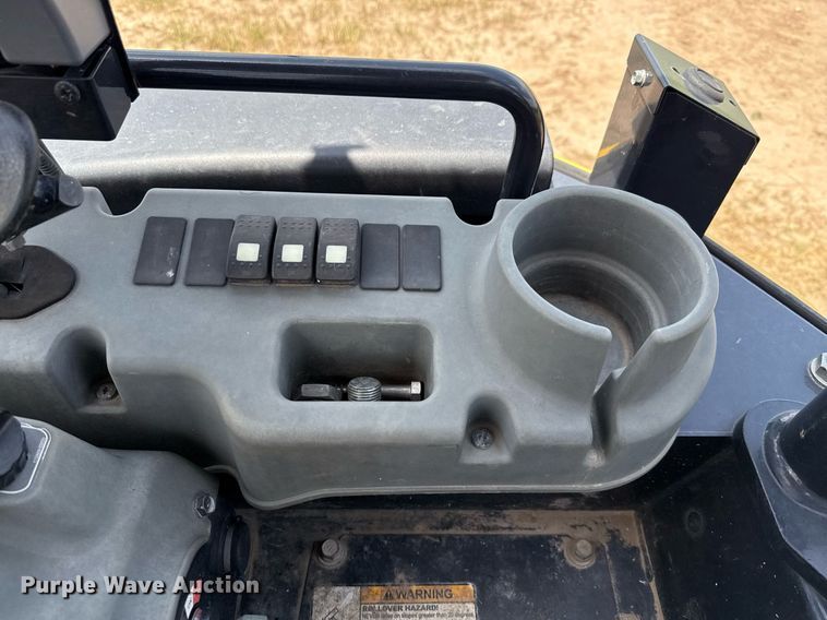 image for item EJ3663 2017 Yanmar ViO35-6A mini excavator