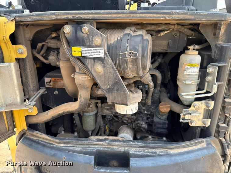 image for item EJ3663 2017 Yanmar ViO35-6A mini excavator