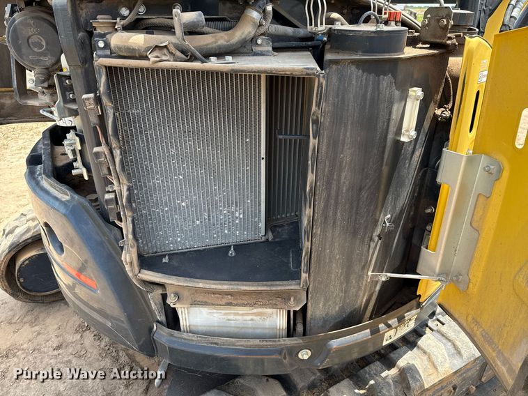 image for item EJ3663 2017 Yanmar ViO35-6A mini excavator