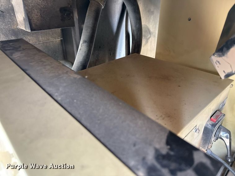 image for item EJ3665 2010 Doosan generator