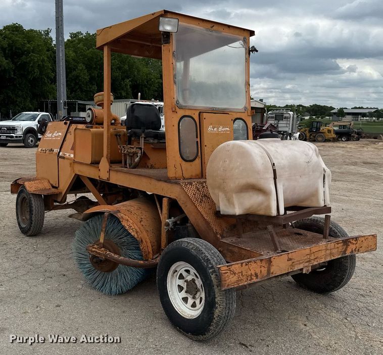 image for item EJ3666 1988 Broce RJ300 broom