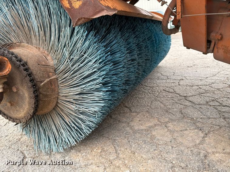 image for item EJ3666 1988 Broce RJ300 broom