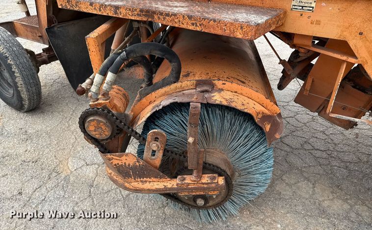 image for item EJ3666 1988 Broce RJ300 broom