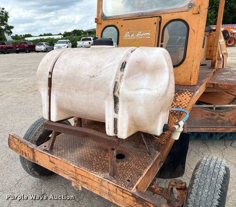 image for item EJ3666 1988 Broce RJ300 broom