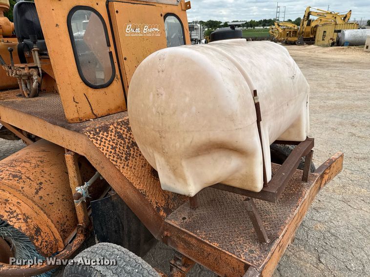 image for item EJ3666 1988 Broce RJ300 broom