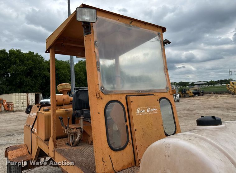 image for item EJ3666 1988 Broce RJ300 broom