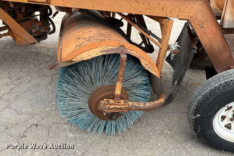 image for item EJ3666 1988 Broce RJ300 broom