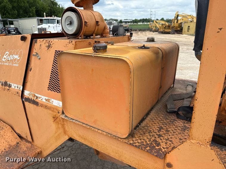 image for item EJ3666 1988 Broce RJ300 broom