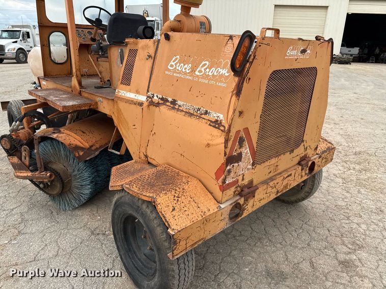 image for item EJ3666 1988 Broce RJ300 broom