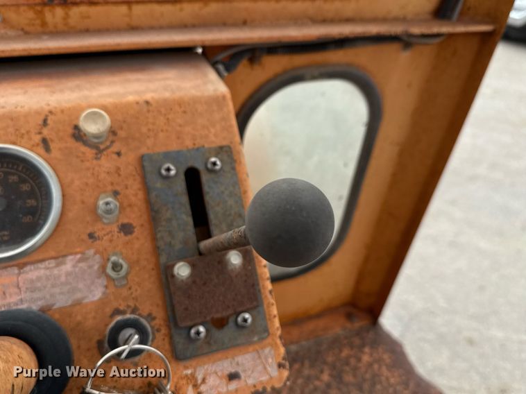 image for item EJ3666 1988 Broce RJ300 broom