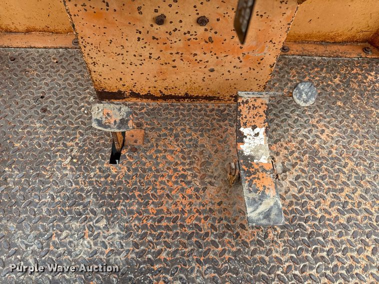 image for item EJ3666 1988 Broce RJ300 broom