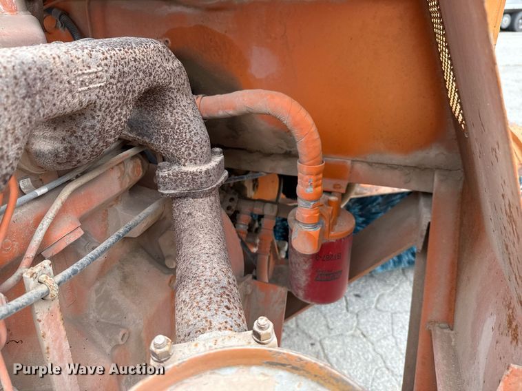 image for item EJ3666 1988 Broce RJ300 broom