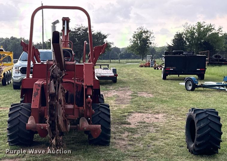 image for item EJ3671 1995 Ditch Witch 5110DD trencher