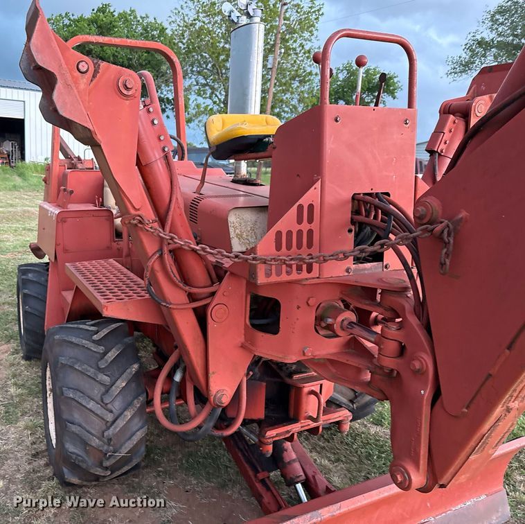 image for item EJ3671 1995 Ditch Witch 5110DD trencher