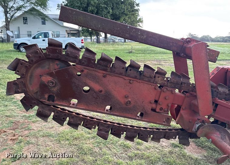 image for item EJ3671 1995 Ditch Witch 5110DD trencher