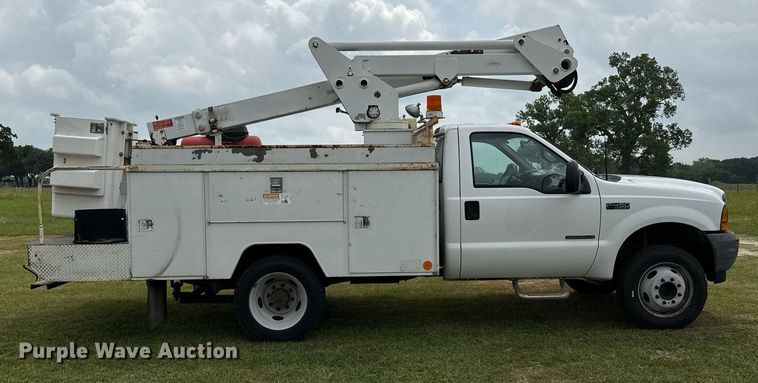 image for item EJ3672 2001 Ford F450 Super Duty XL bucket truck