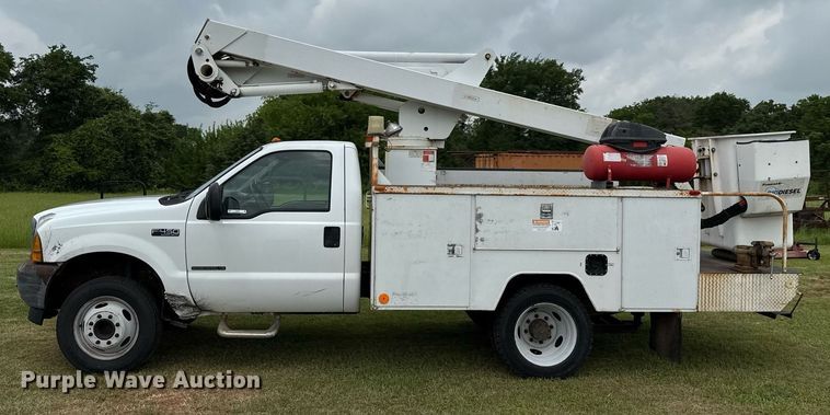 image for item EJ3672 2001 Ford F450 Super Duty XL bucket truck