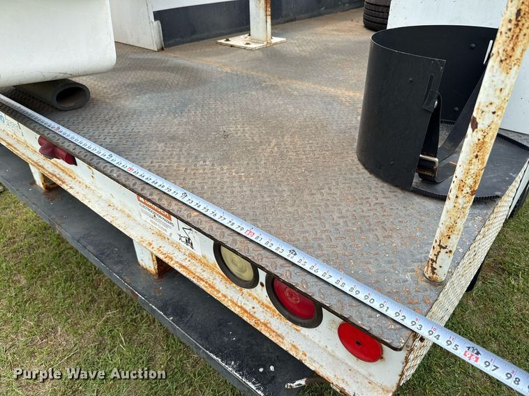 image for item EJ3672 2001 Ford F450 Super Duty XL bucket truck