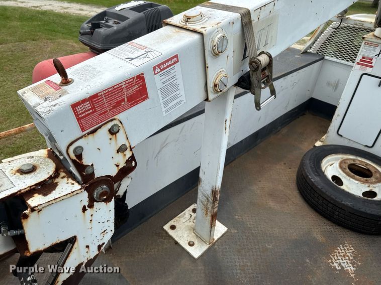 image for item EJ3672 2001 Ford F450 Super Duty XL bucket truck