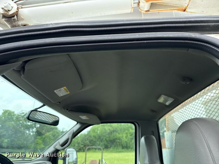 image for item EJ3672 2001 Ford F450 Super Duty XL bucket truck