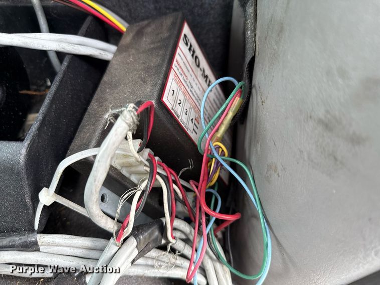 image for item EJ3672 2001 Ford F450 Super Duty XL bucket truck