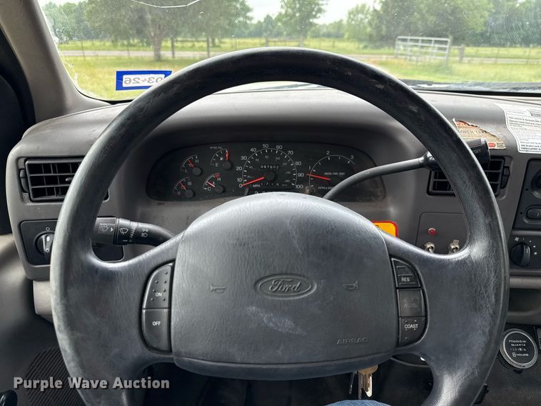 image for item EJ3672 2001 Ford F450 Super Duty XL bucket truck