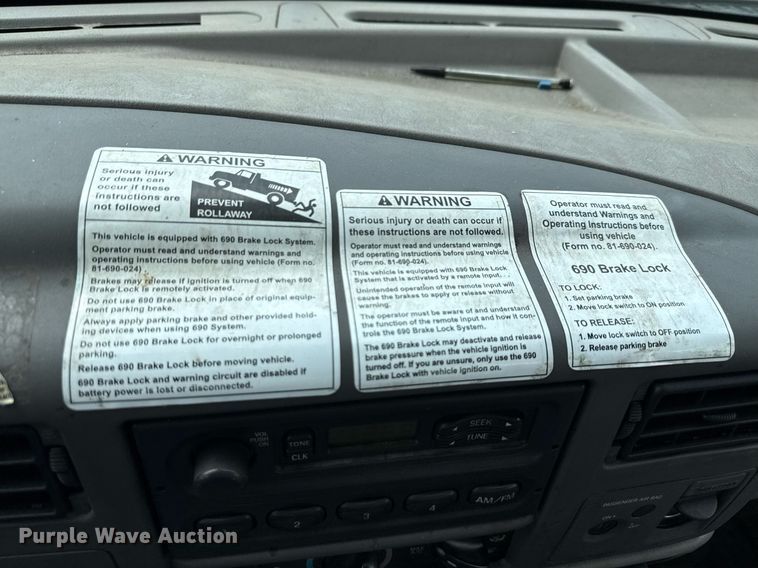 image for item EJ3672 2001 Ford F450 Super Duty XL bucket truck