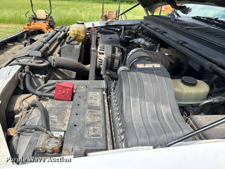 image for item EJ3672 2001 Ford F450 Super Duty XL bucket truck