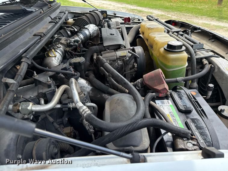 image for item EJ3672 2001 Ford F450 Super Duty XL bucket truck