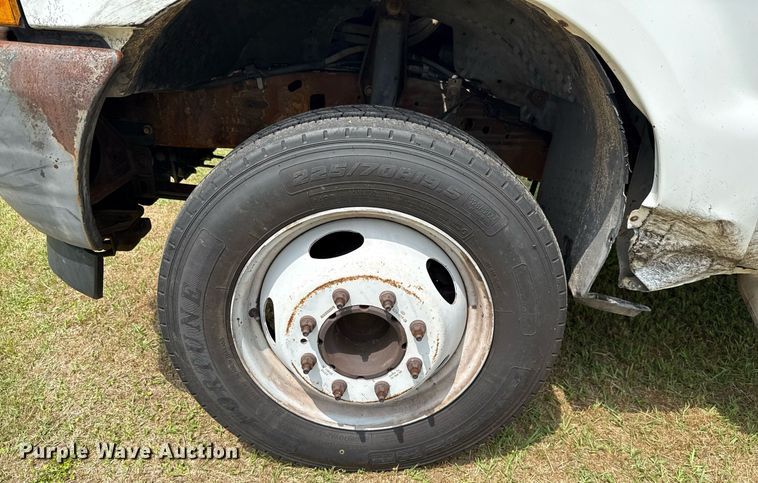 image for item EJ3672 2001 Ford F450 Super Duty XL bucket truck