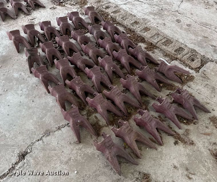 image for item EJ3682 (35) bucket teeth