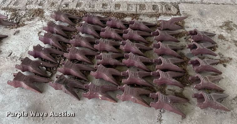 image for item EJ3682 (35) bucket teeth