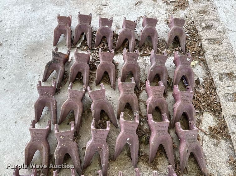 image for item EJ3682 (35) bucket teeth