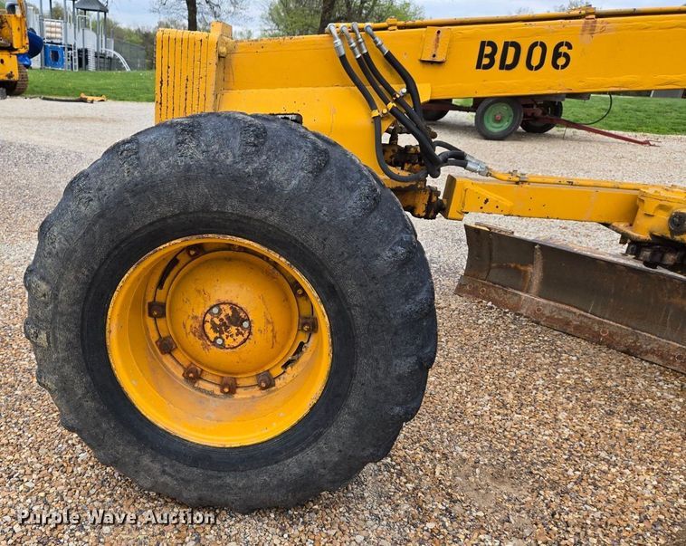 image for item EJ4790 1979 Fiat Allis 65-B rigid frame motor grader