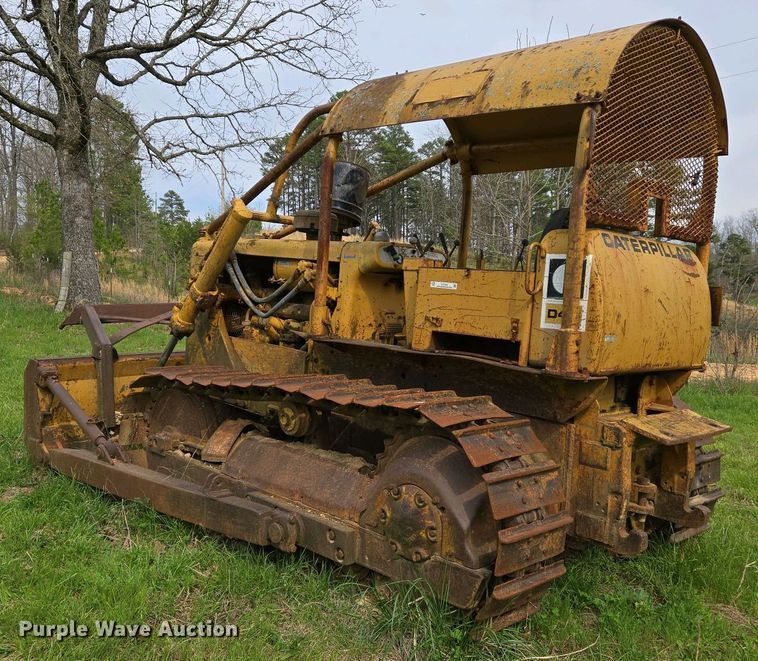 image for item EJ7455 1970 Caterpillar D4 dozer