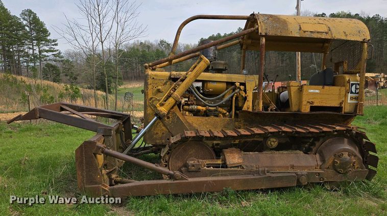 image for item EJ7455 1970 Caterpillar D4 dozer