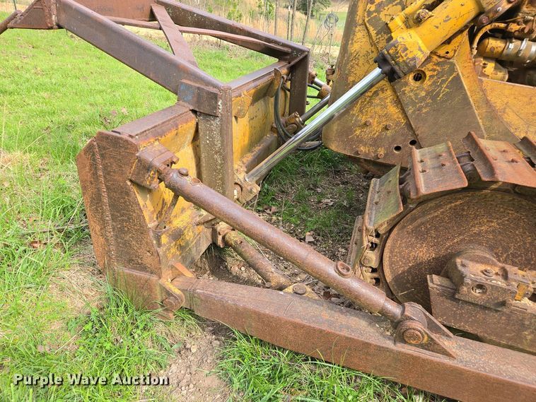 image for item EJ7455 1970 Caterpillar D4 dozer