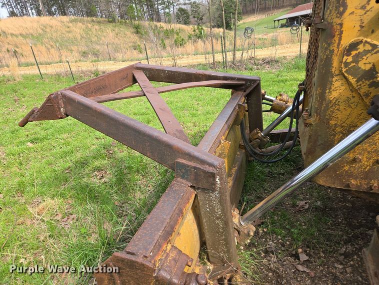 image for item EJ7455 1970 Caterpillar D4 dozer