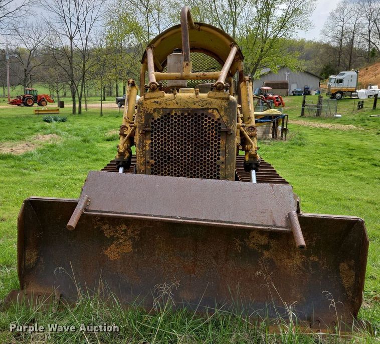 image for item EJ7455 1970 Caterpillar D4 dozer