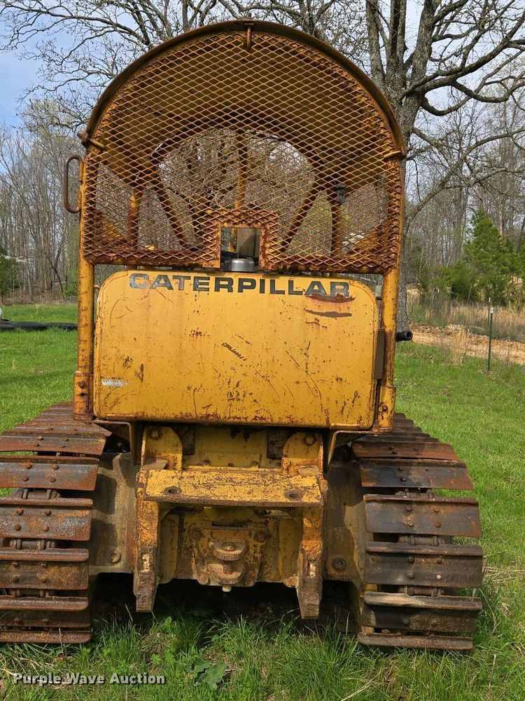 image for item EJ7455 1970 Caterpillar D4 dozer