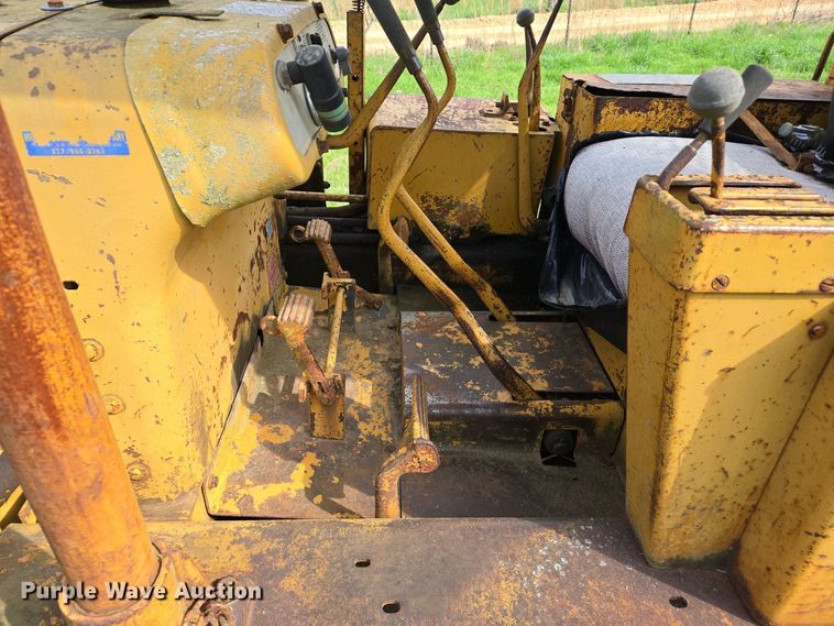 image for item EJ7455 1970 Caterpillar D4 dozer
